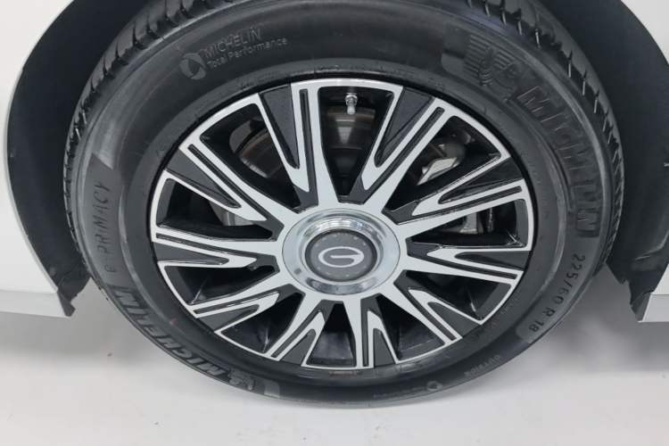 Used GAC Trumpchi E9 2023 E9 Master Model Right Rear Wheel Hub