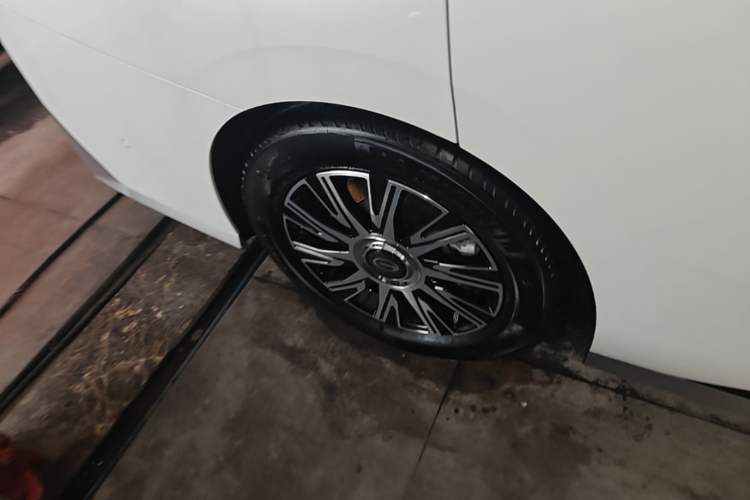 Used GAC Trumpchi E9 2023 E9 Master Model Right Rear Wheel Hub