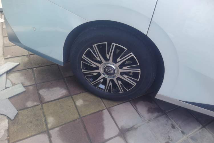 Used GAC Trumpchi E9 2023 E9 Master Model Right Rear Wheel Hub