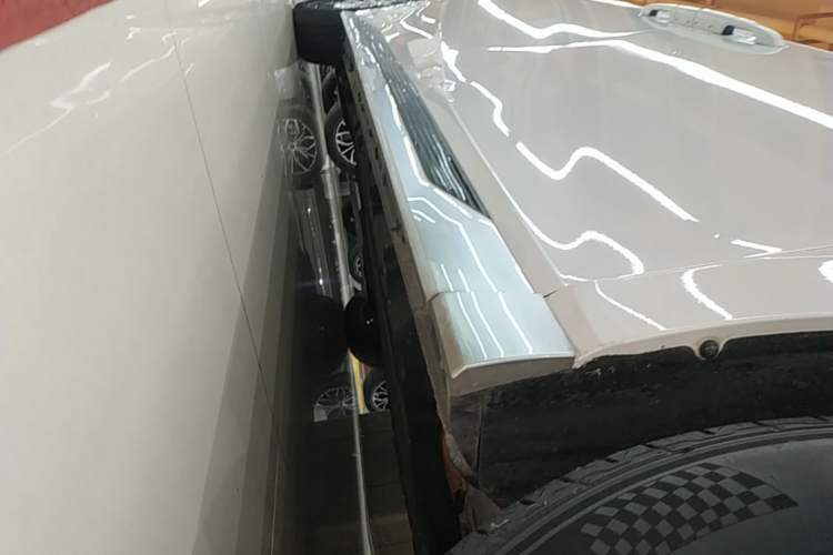 Used GAC Trumpchi E9 2023 E9 Championship Edition Right Side Sill