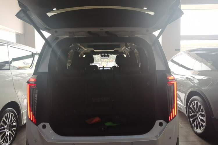 Used GAC Trumpchi E9 2023 E9 Master Model Trunk