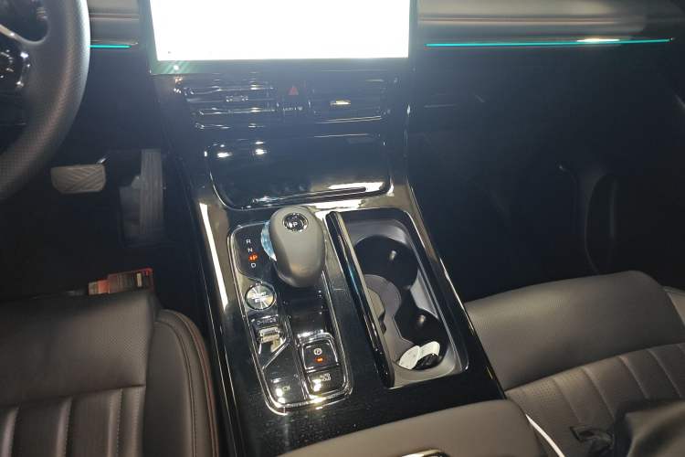 Used GAC Trumpchi E9 2024 E9 Tech Care Edition Gear Lever