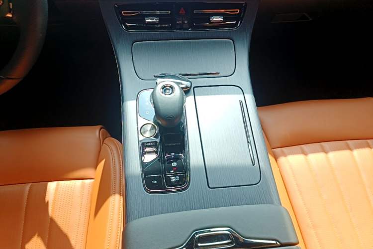 Used GAC Trumpchi E9 2024 E9 Deluxe Edition Gear Lever