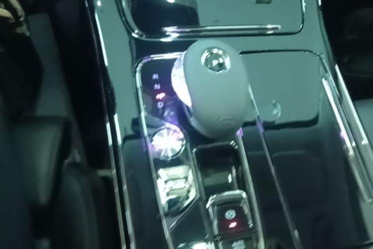 Used GAC Trumpchi E9 2024 E9 Champion Edition Gear Lever