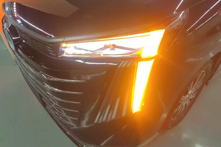 Used GAC Trumpchi E9 2024 E9 State Guest Custom Edition Left Front Headlight