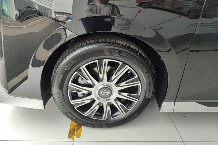 Used GAC Trumpchi E9 2024 E9 Champion Edition Left Front Wheel Hub