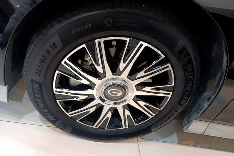 Used GAC Trumpchi E9 2024 E9 Champion Edition Left Front Wheel Hub