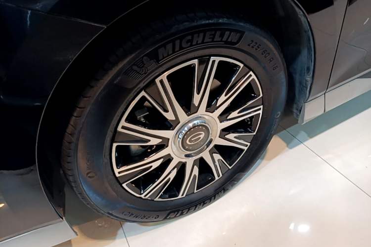 Used GAC Trumpchi E9 2024 E9 Champion Edition Left Front Wheel Hub