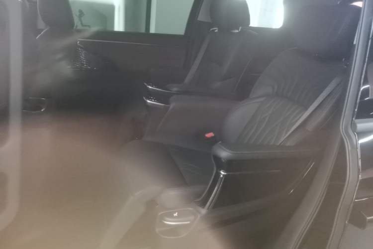 Used GAC Trumpchi E9 2024 E9 State Guest Custom Edition Left Rear Seat