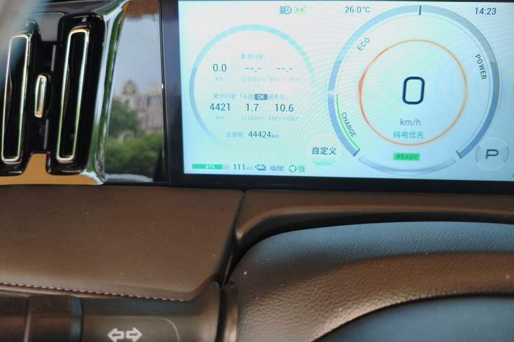 Used GAC Trumpchi E9 2024 E9 Deluxe Edition Odometer Close Up