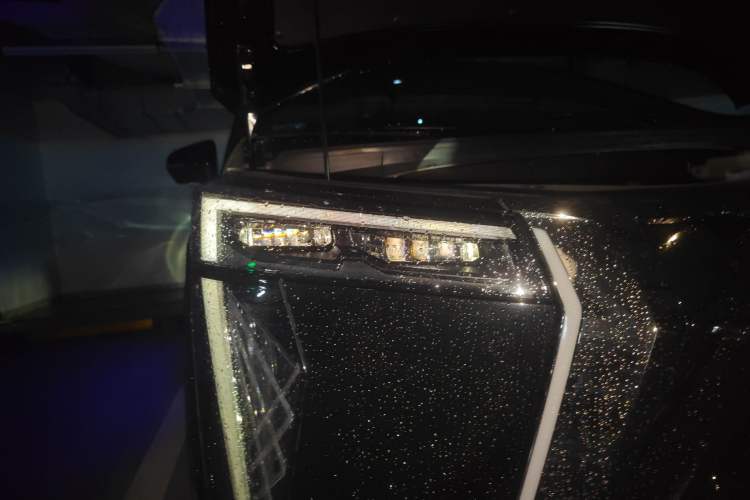 Used GAC Trumpchi E9 2024 E9 New Year Edition Right Front Headlight