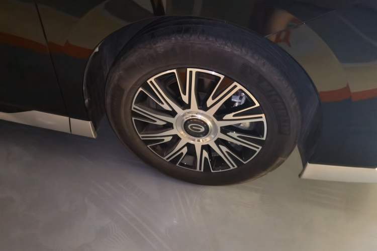 Used GAC Trumpchi E9 2024 E9 Champion Edition Right Front Wheel Hub