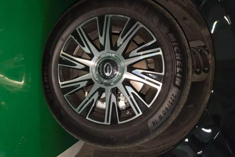 Used GAC Trumpchi E9 2024 E9 Deluxe Edition Right Front Wheel Hub
