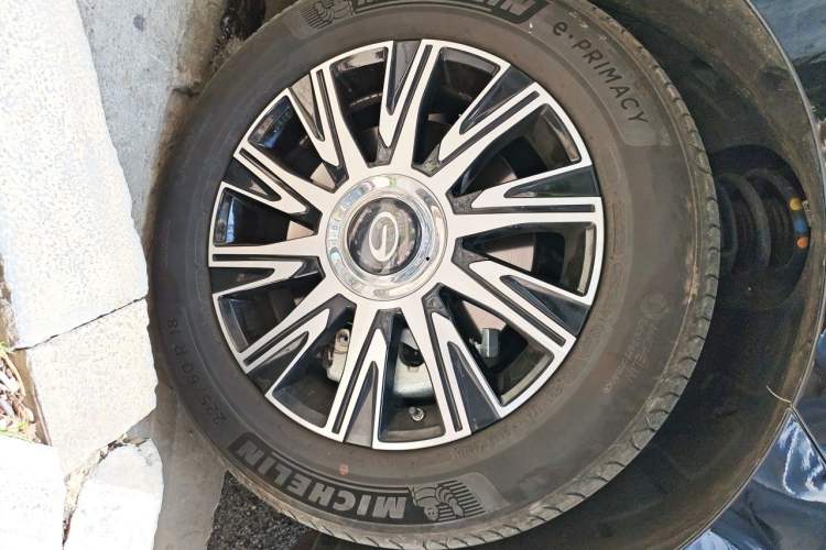 Used GAC Trumpchi E9 2024 E9 Deluxe Edition Right Front Wheel Hub