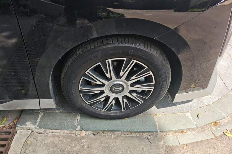 Used GAC Trumpchi E9 2024 E9 Champion Edition Right Front Wheel Hub