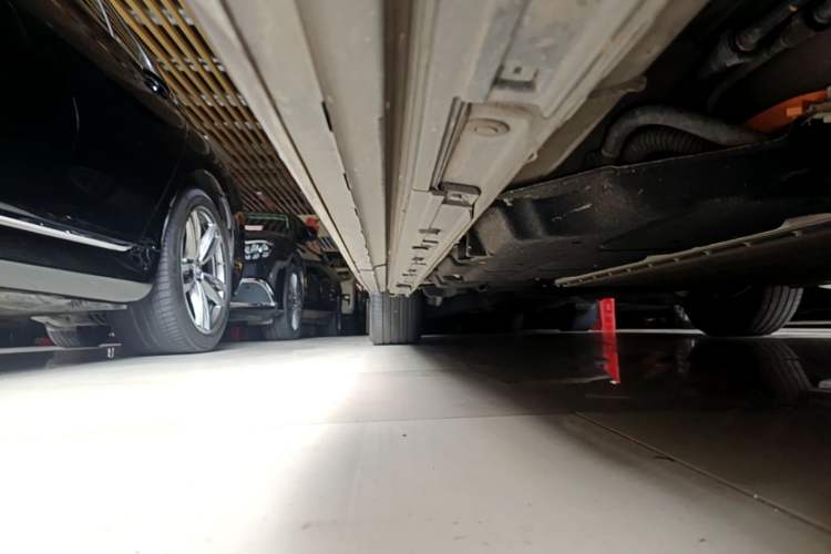 Used GAC Trumpchi E9 2024 E9 Deluxe Edition Right Side Sill
