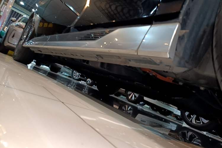 Used GAC Trumpchi E9 2024 E9 Champion Edition Right Side Sill