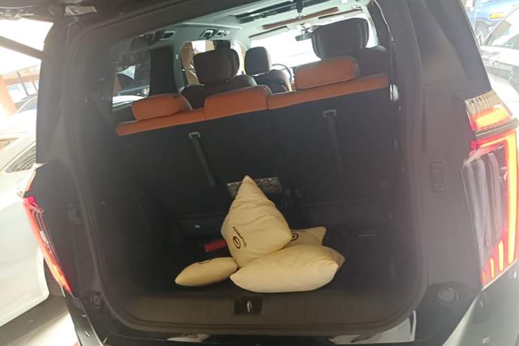 Used GAC Trumpchi E9 2024 E9 Deluxe Edition Trunk