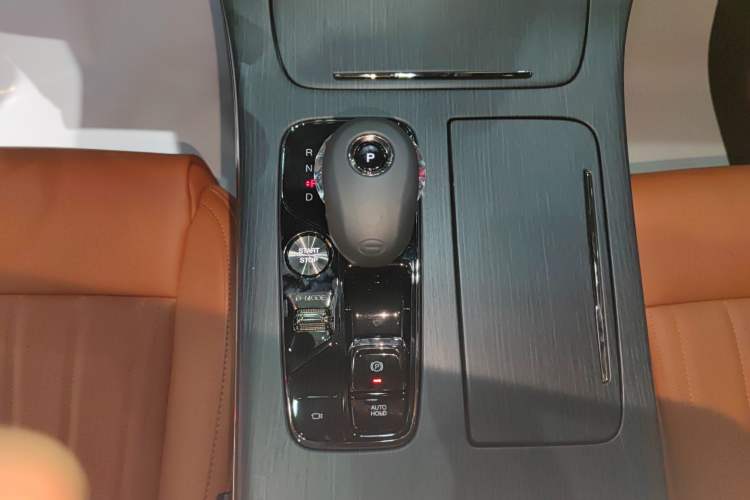Used GAC Trumpchi E9 2024 E9 Deluxe Edition Gear Lever