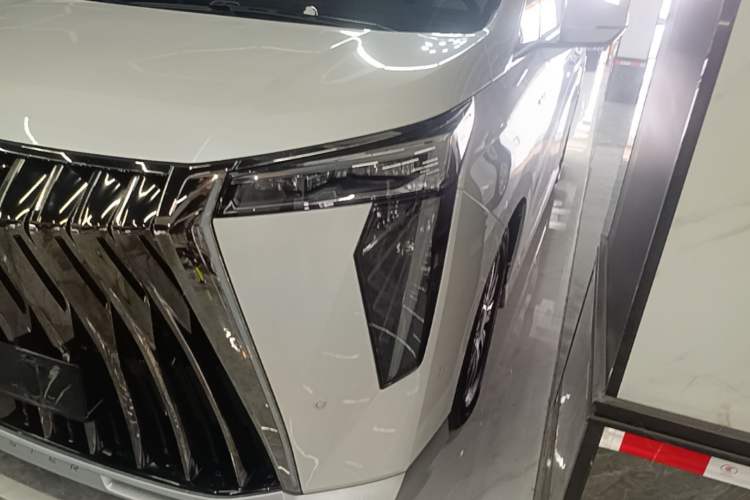 Used GAC Trumpchi E9 2024 E9 State Guest Custom Edition Left Front Headlight