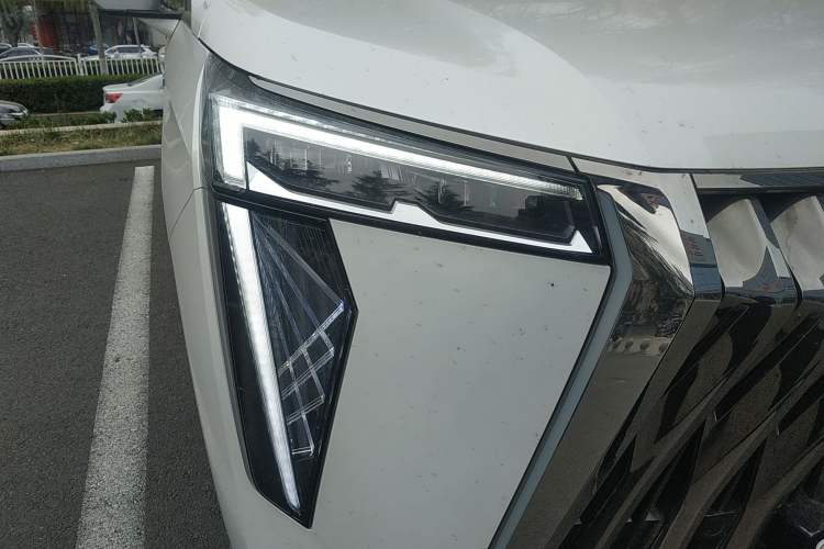 Used GAC Trumpchi E9 2024 E9 Champion Edition Right Front Headlight