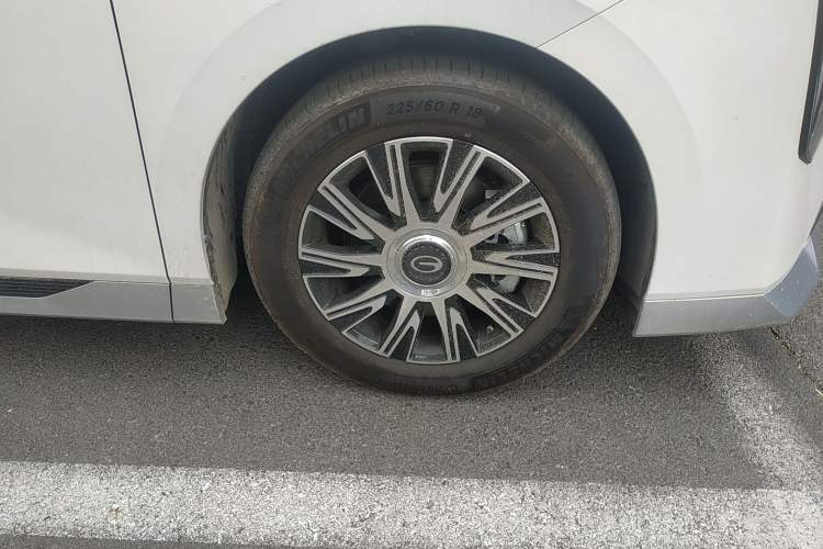 Used GAC Trumpchi E9 2024 E9 Champion Edition Right Front Wheel Hub