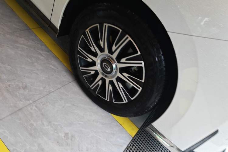 Used GAC Trumpchi E9 2024 E9 Master Edition Right Front Wheel Hub