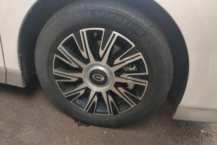 Used GAC Trumpchi E9 2024 E9 Deluxe Edition Right Front Wheel Hub