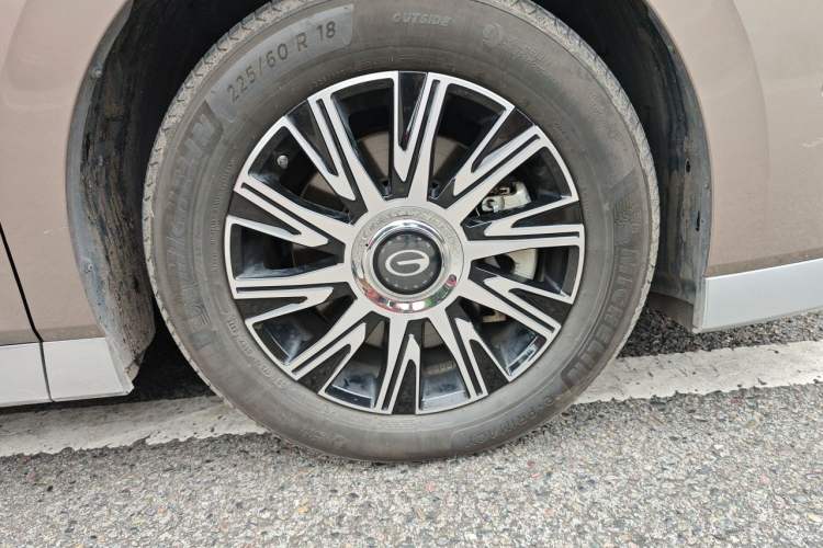 Used GAC Trumpchi E9 2024 E9 Master Edition Right Front Wheel Hub