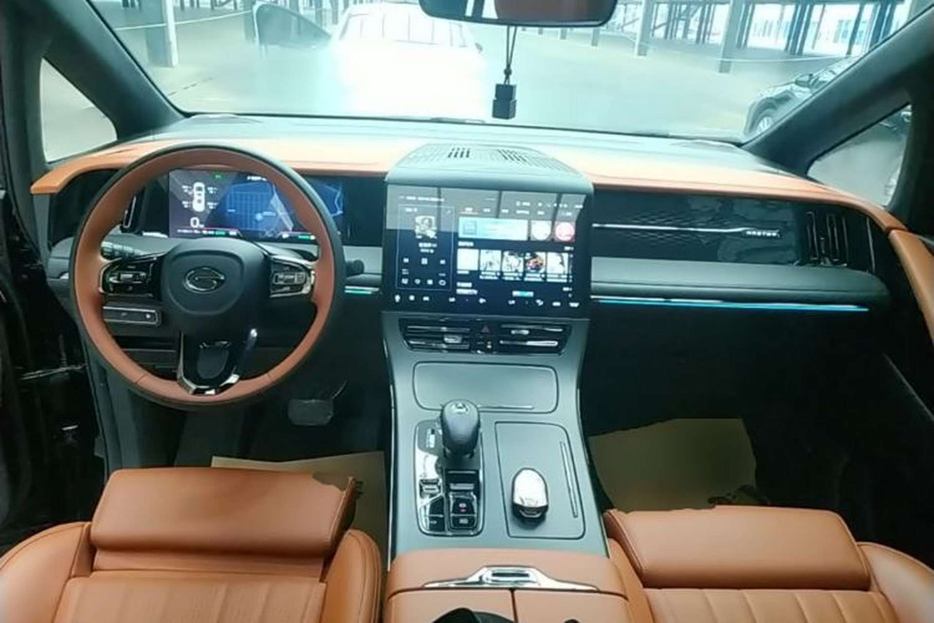 Used GAC Trumpchi E9 2025 E9 Superfast Charging Champion Center Console