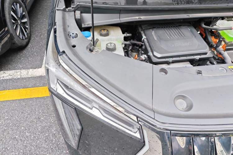 Used GAC Trumpchi E9 2025 E9 Superfast Charging Champion Engine Bay Right