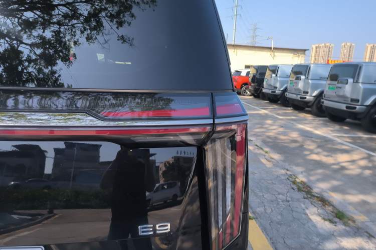 Used GAC Trumpchi E9 2025 E9 Superfast Charging – Master Series Exterior 3