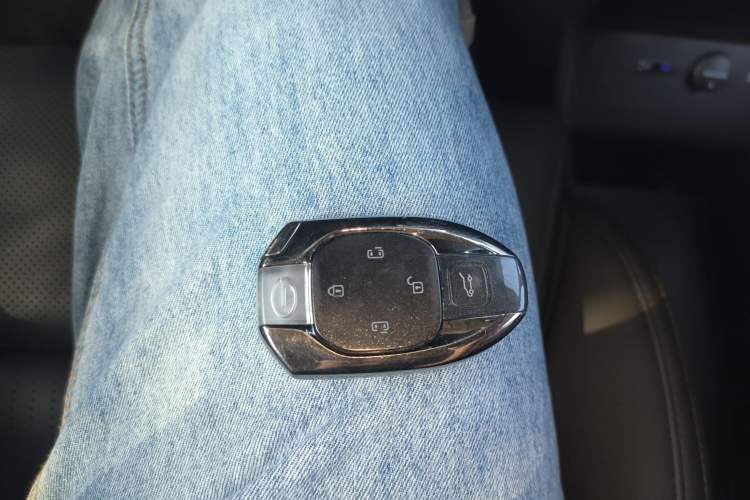 Used GAC Trumpchi E9 2025 E9 Superfast Charging – Master Series Interior 1