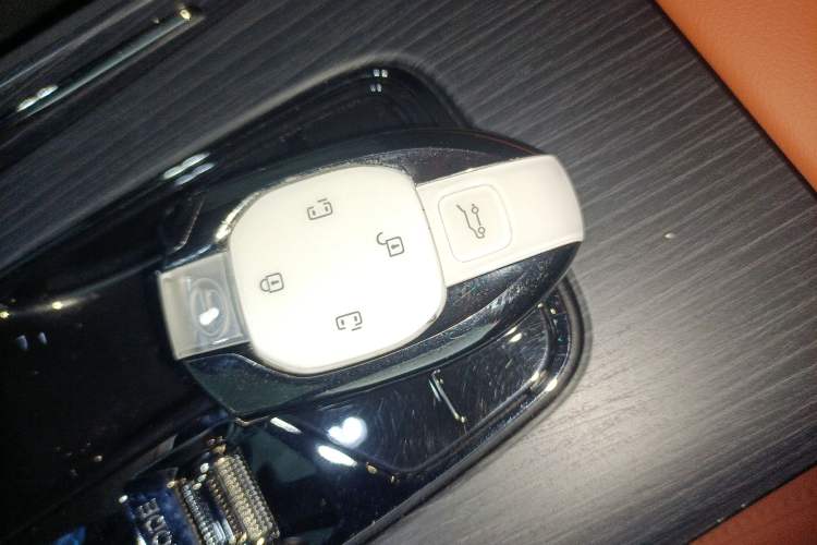 Used GAC Trumpchi E9 2025 E9 Superfast Charging Champion Interior 1