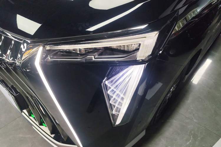 Used GAC Trumpchi E9 2025 E9 Superfast Charging – Master Series Left Front Headlight