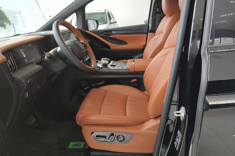 Used GAC Trumpchi E9 2025 E9 Superfast Charging Deluxe Edition Left Front Seat