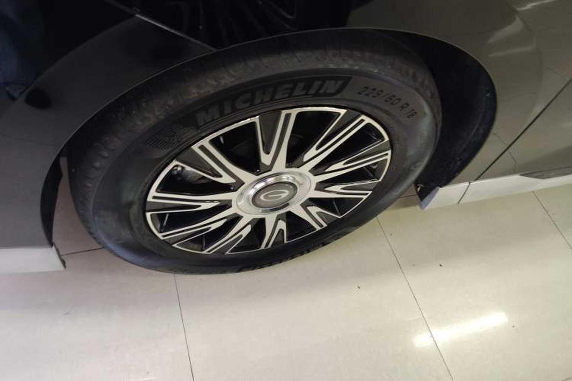 Used GAC Trumpchi E9 2025 E9 Superfast Charging Deluxe Edition Left Front Wheel Hub