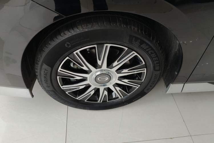 Used GAC Trumpchi E9 2025 E9 Superfast Charging Deluxe Edition Left Front Wheel Hub