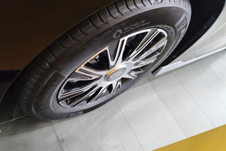 Used GAC Trumpchi E9 2025 E9 Superfast Charging – Master Series Left Front Wheel Hub