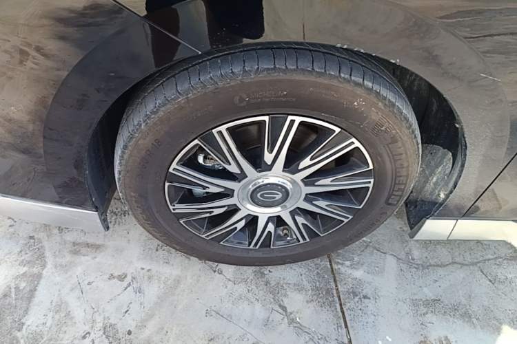 Used GAC Trumpchi E9 2025 E9 Superfast Charging Deluxe Edition Left Front Wheel Hub