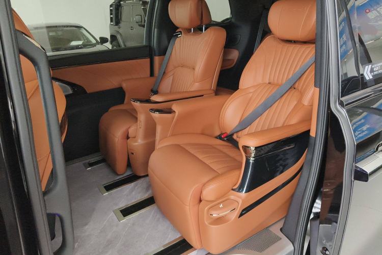 Used GAC Trumpchi E9 2025 E9 Superfast Charging Deluxe Edition Left Rear Seat