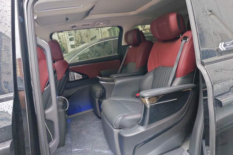 Used GAC Trumpchi E9 2025 E9 Superfast Charging Champion Left Rear Seat