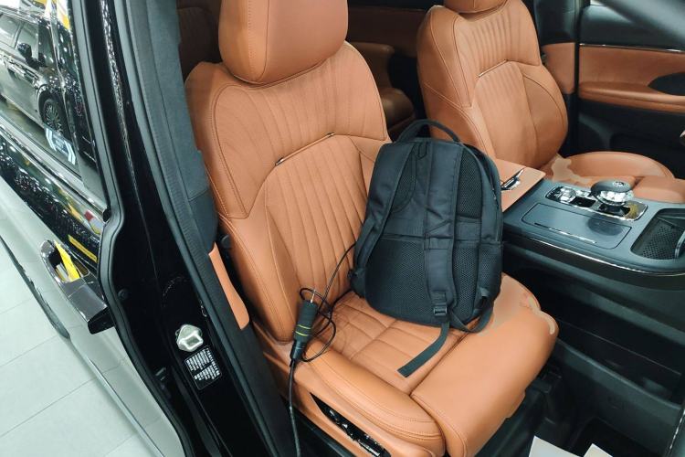 Used GAC Trumpchi E9 2025 E9 Superfast Charging – Master Series Right Front Seat