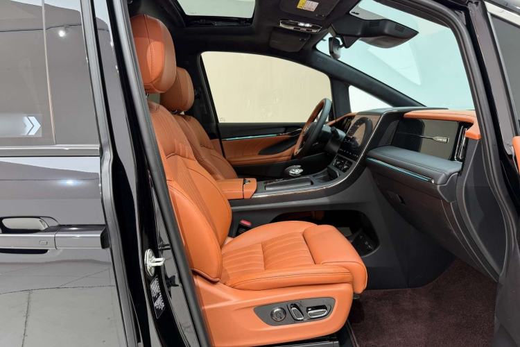 Used GAC Trumpchi E9 2025 E9 Superfast Charging Champion Right Front Seat