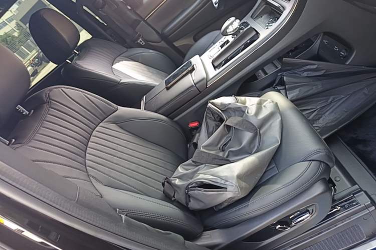 Used GAC Trumpchi E9 2025 E9 Superfast Charging Deluxe Edition Right Front Seat