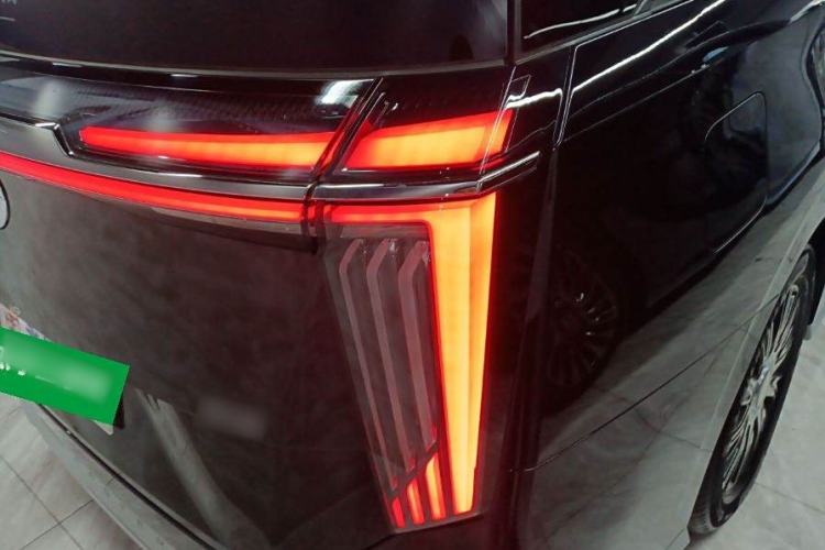 Used GAC Trumpchi E9 2025 E9 Superfast Charging Champion Right Rear Taillight