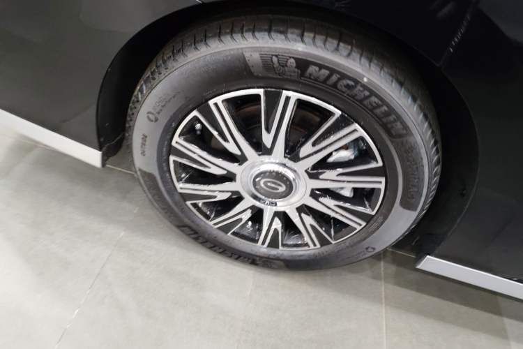 Used GAC Trumpchi E9 2025 E9 Superfast Charging – Master Series Right Rear Wheel Hub