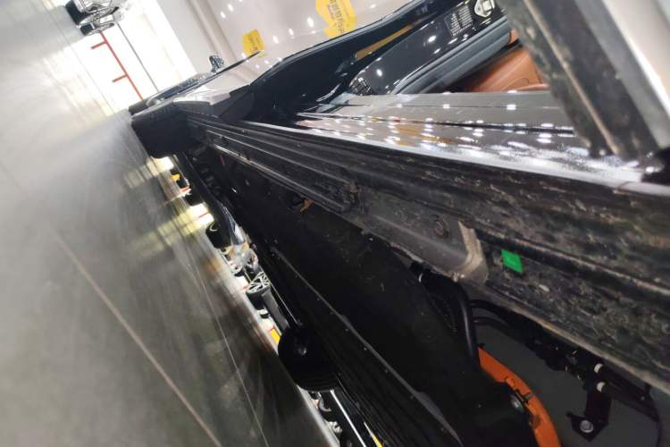 Used GAC Trumpchi E9 2025 E9 Superfast Charging – Master Series Right Side Sill
