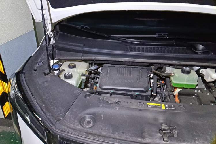 Used GAC Trumpchi E9 2025 E9 Superfast Charging Champion Engine Bay Right