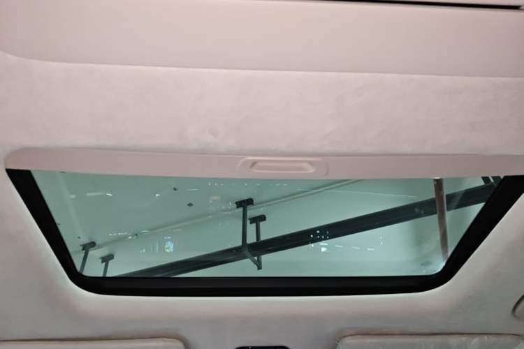 Used GAC Trumpchi E9 2025 E9 Superfast Charging – Master Series Headliner